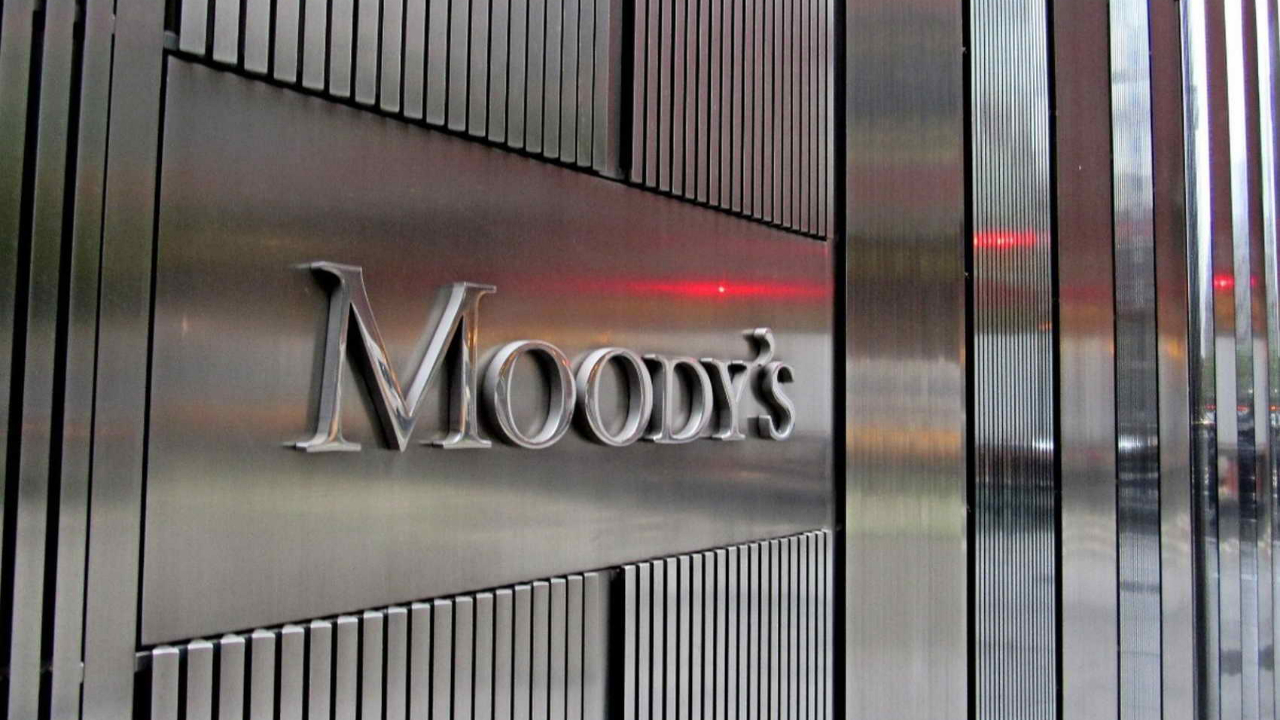 Moody's, Türkiye'nin kredi notunu artırdı