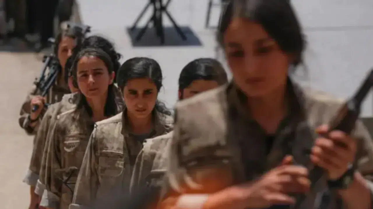 PKK elebaşı Öcalan'ın solunda oturuyordu: O terörist tahliye edildi!