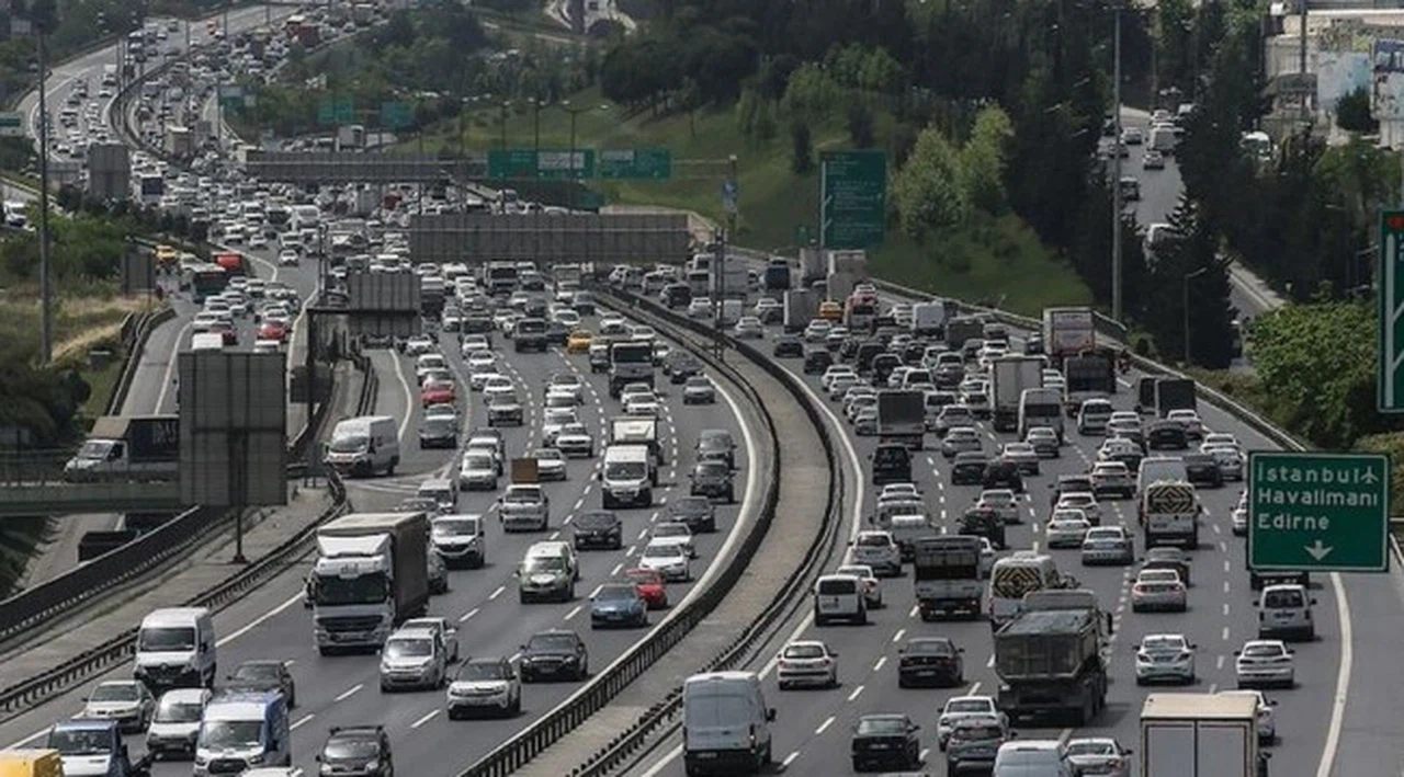 Bakan Yerlikaya açıkladı: Trafik hız levhaları yeniden düzenleniyor