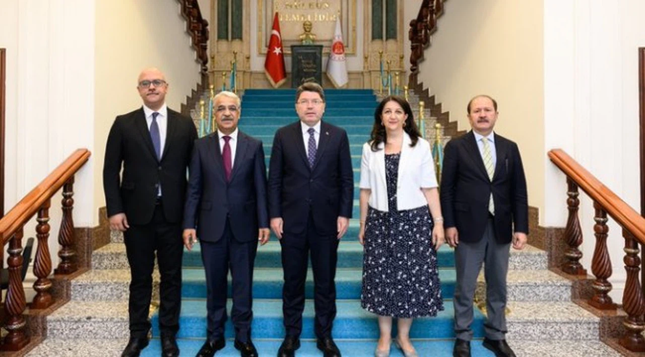 DEM Parti heyeti, Adalet Bakanı Yılmaz Tunç ile görüştü... Buldan: "Her konu konuşuldu"
