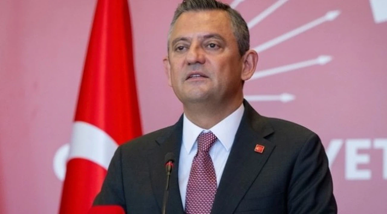 PKK'nin 'silah bırakma' töreni sonrası Özgür Özel'den ilk açıklama: 'Süreç, milletten bir şey saklanmadan yürütülmeli!