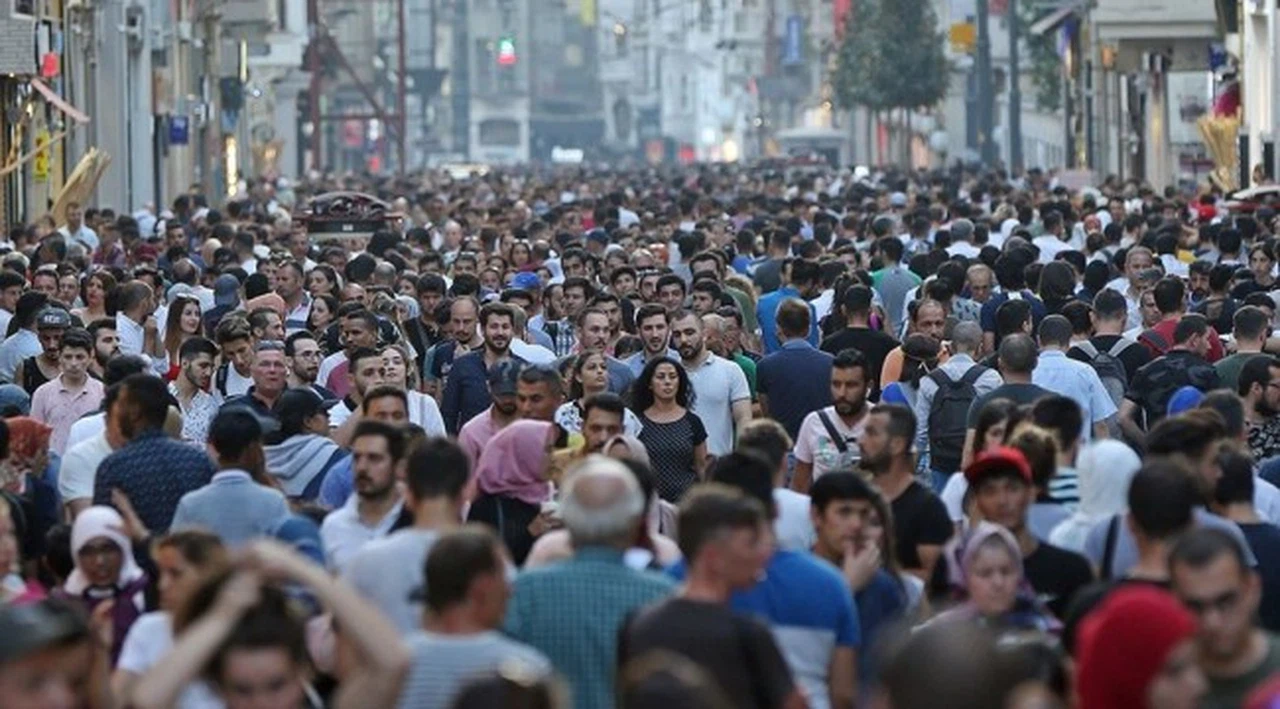 Türkiye'de son 5 yılda eğitim nedeniyle 2,4 milyon kişi il değiştirdi