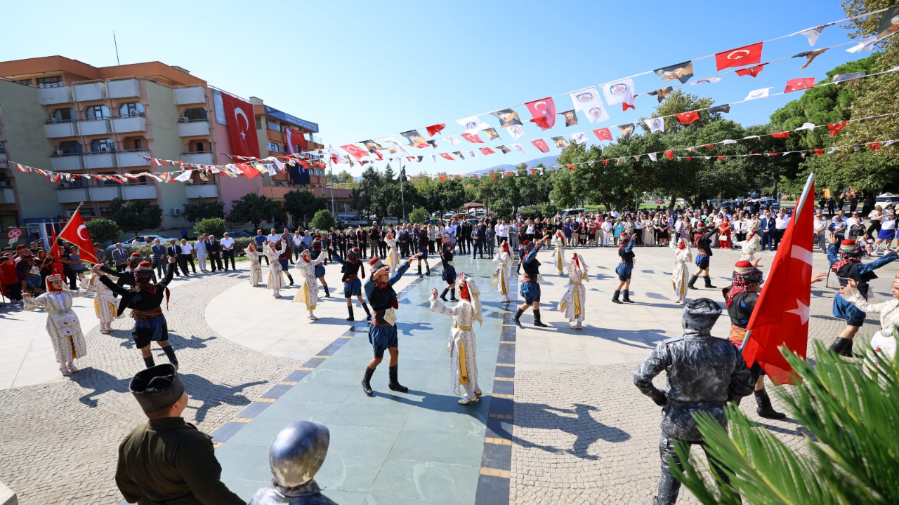 Başkan  Sengel'den kurtuluş mesajı: "Egemenlik kayıtsız şartsız milletindir"