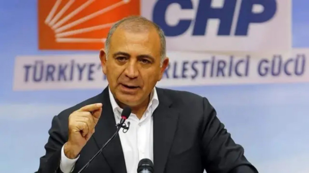 Kayyum Tekin’den '30 kişilik liste' dayatması: Milyonlarca CHP’li kendi binasına giremiyor