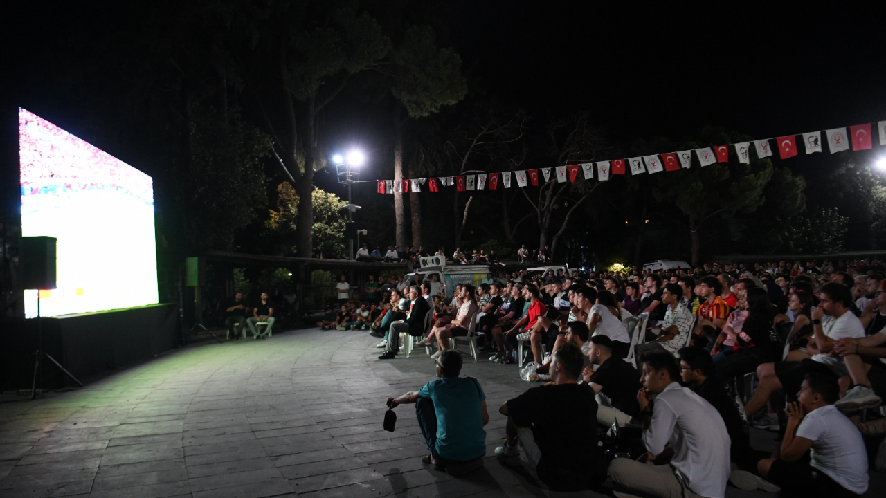 Final heyecanı Konak’ta dev ekranlarda yaşanacak