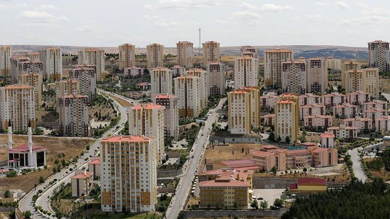 İzmir genelinde 2025 yılında 96 bin 998 konut satıldı