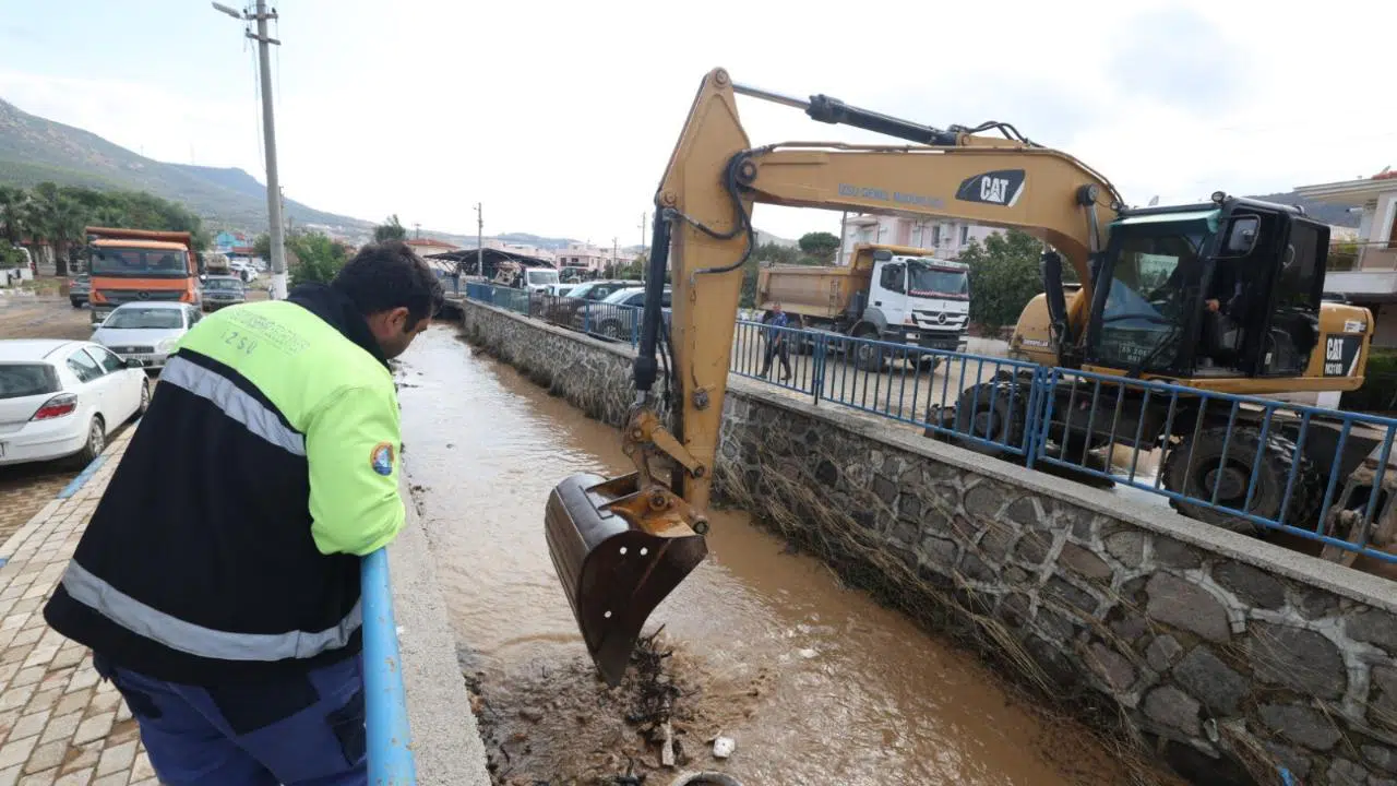 Foça’da yaralar sarılıyor