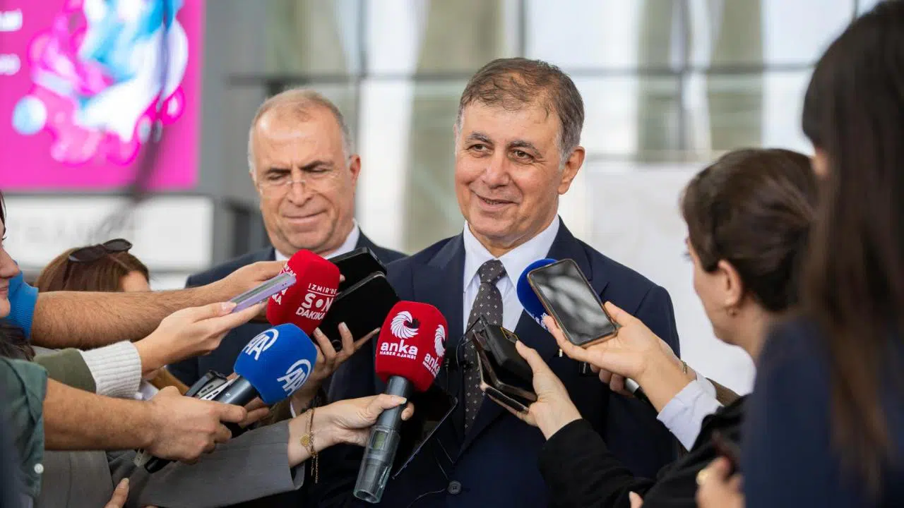 “İzmir’in sorunlarını çözen belediye başkanı olarak hatırlanmayı diliyorum”