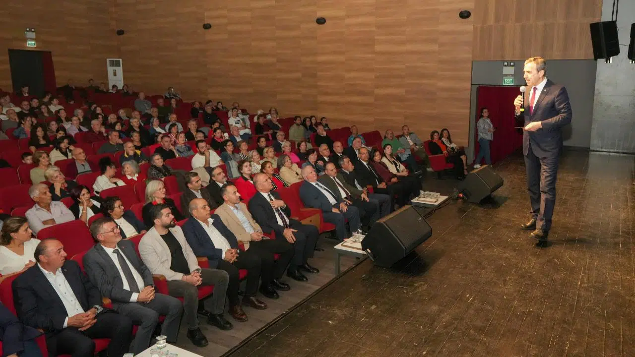 Naim Babüroğlu: “Atatürk ve Cumhuriyet mucizedir”