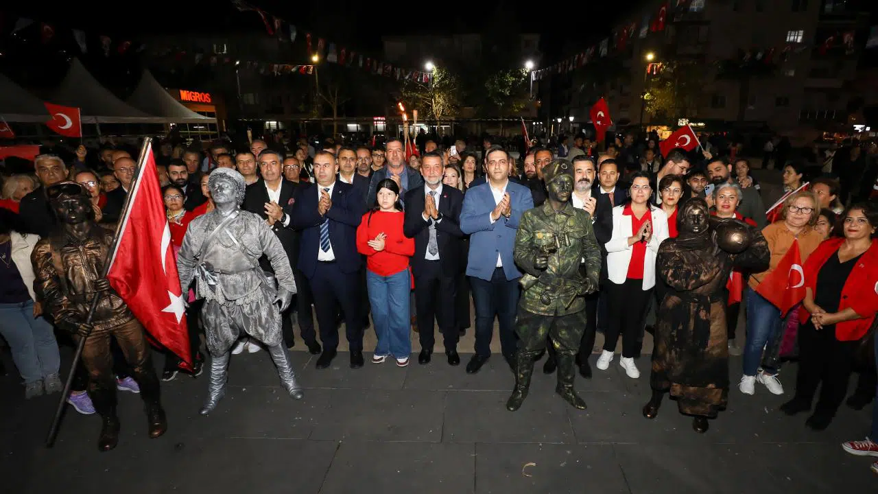 Narlıdere, Cumhuriyet ışığı ile aydınlandı