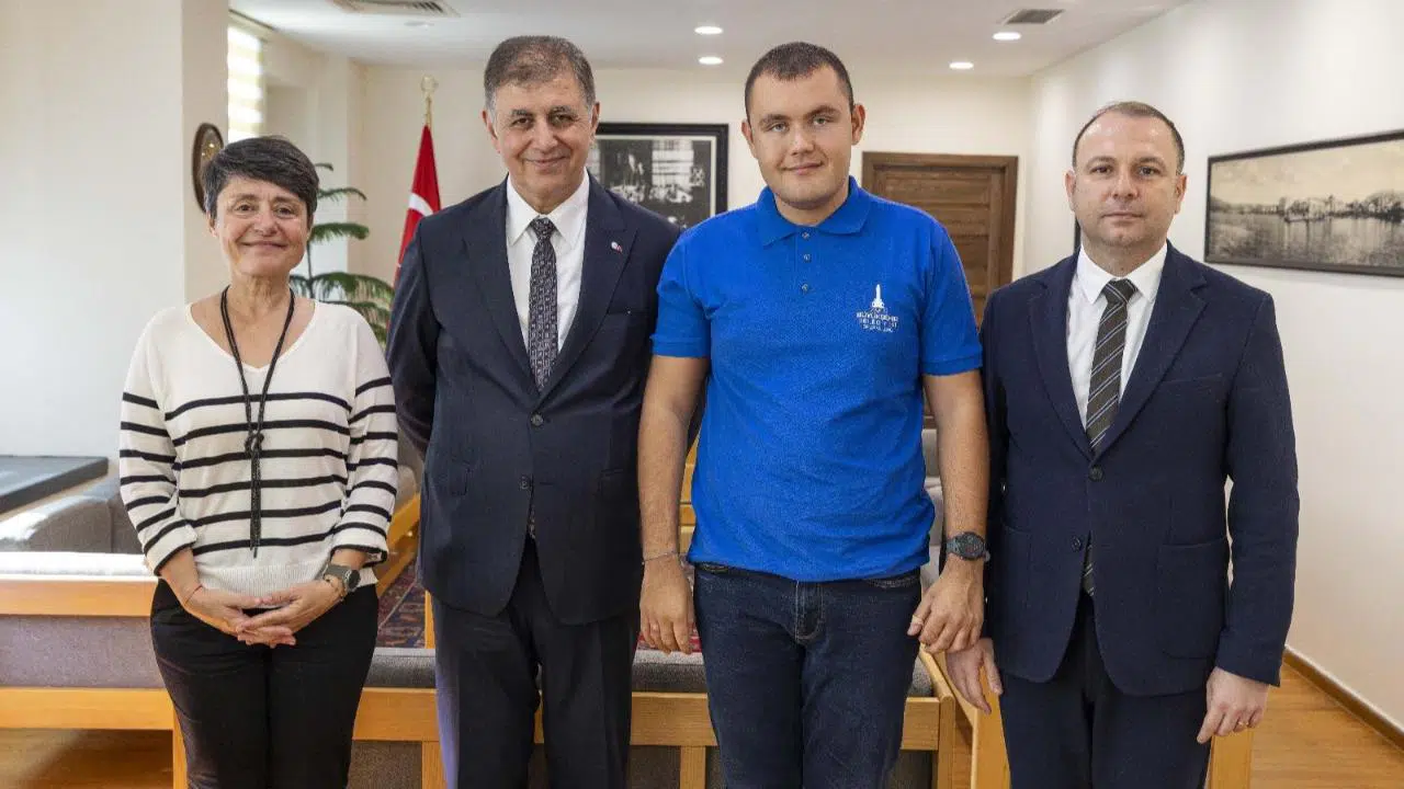 Tarihi başarılara imza atan Tuna, Başkan Tugay’la buluştu
