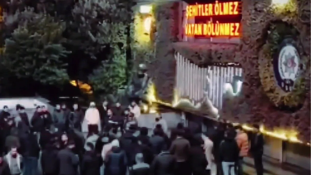 27 ilde FETÖ'ye 71 gözaltı!