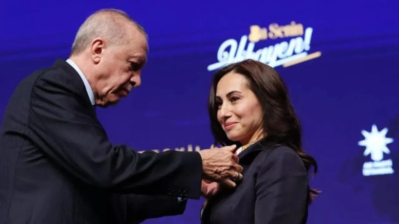 AKP'ye geçen Beykoz Belediye Başkanvekili Özlem Vural Gürzel'den dikkat çeken karar: İmzayı attı, MEB'e devrediliyor...