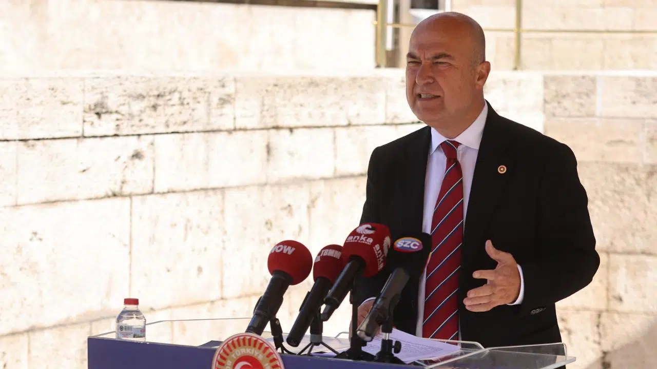 CHP’li Bakan’dan polise saldıran MHP İlçe Başkanı hakkında açıklama:  “Herkes konuşuyor, bir kişi konuşmuyor. Kim? Ali Yerlikaya!”