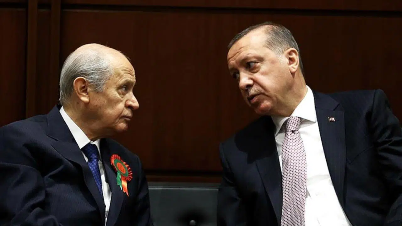 AK Parti tekrar birinci parti ama CHP ile makası açamadı