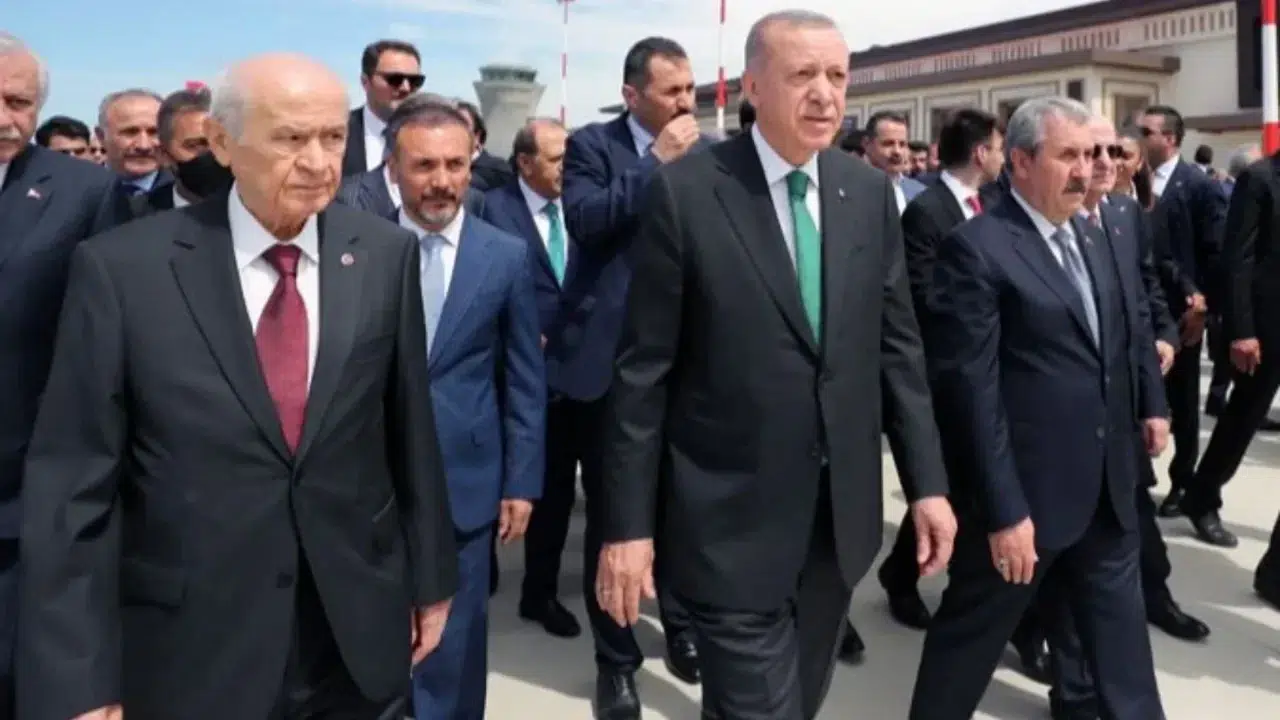 Cumhur'un küçük ortakları arasında kazan kaynıyor: Öcalan polemiği!