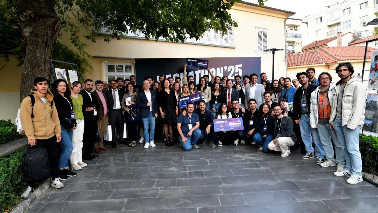Genç beyinler afetlere dirençli Bornova için kod yazdı