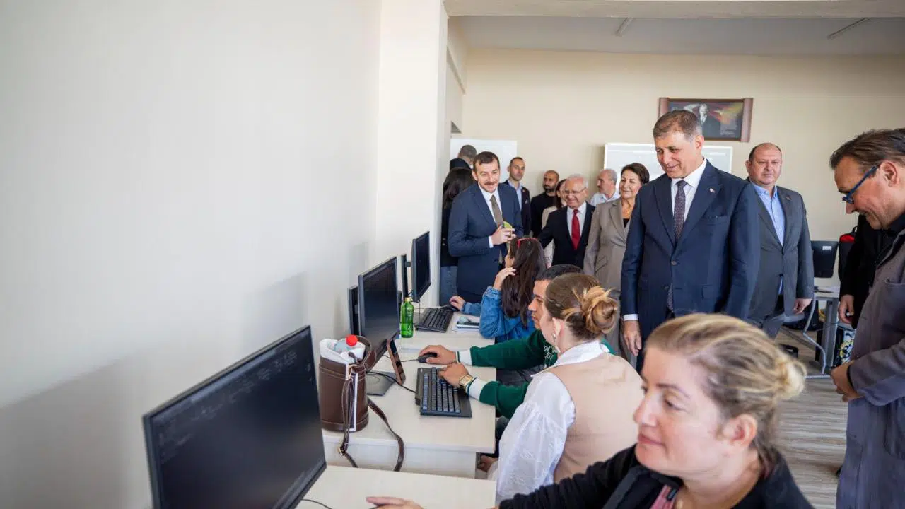İşsizliğe karşı sanayi sitesinde kurs merkezi