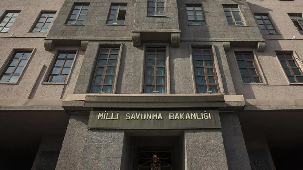 MSB acı haberi duyurdu! Kargo uçağımız Gürcistan'da düştü