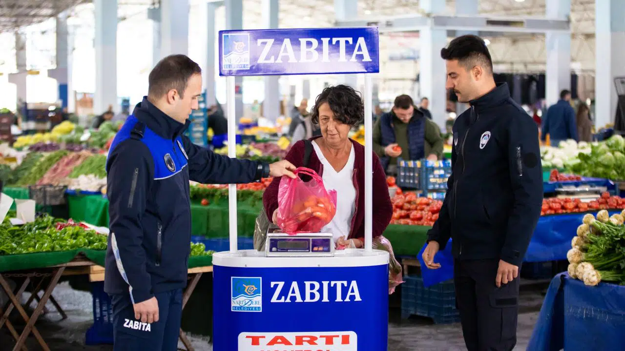 Narlıdere Belediyesi'nden pazar yerinde kapsamlı denetim