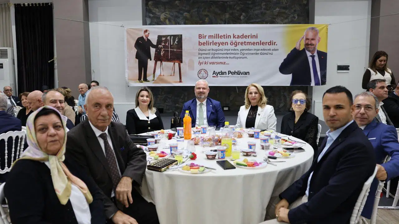 Pehlivan öğretmenlerle buluştu “Bir milletin istikbali, öğretmenlerin elindedir”