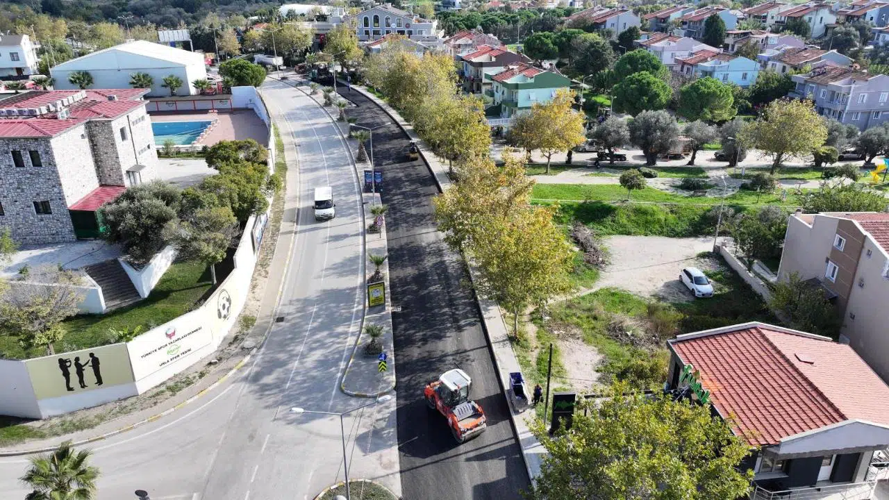 Urla’da iki caddeye yeni çehre