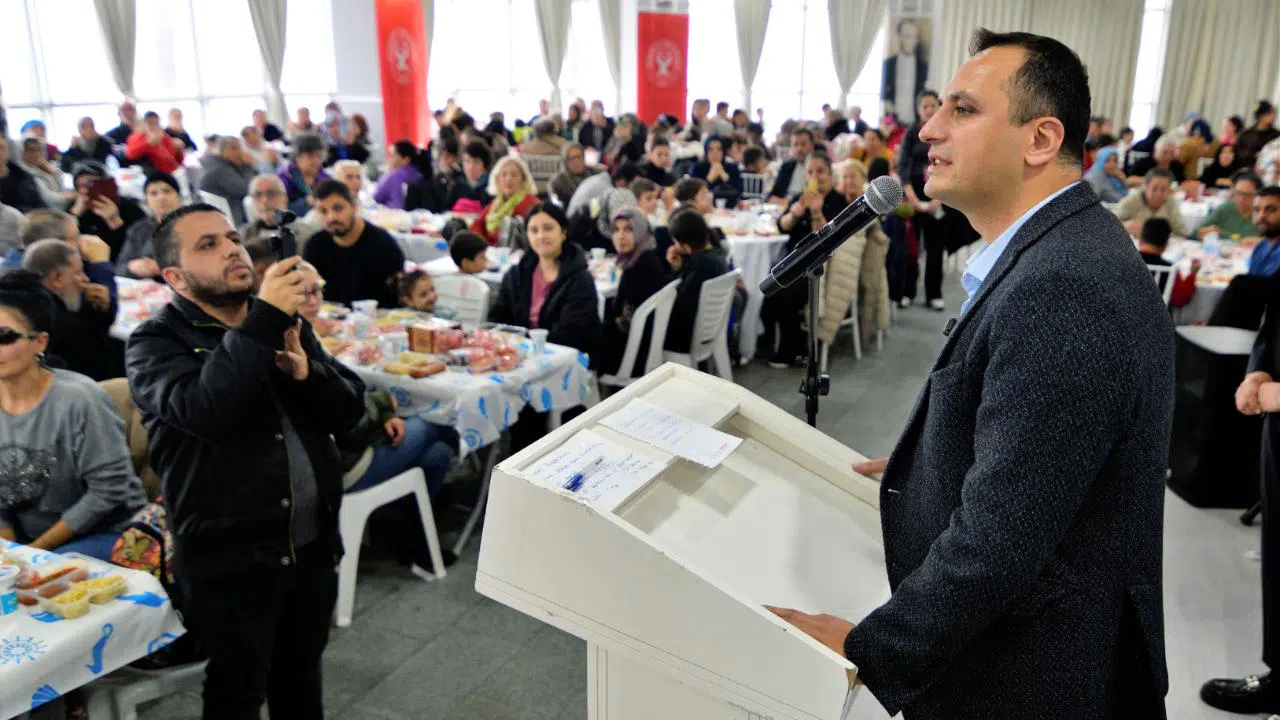 Başkan Eşki, Bornovalılarla yılbaşı yemeğinde buluştu