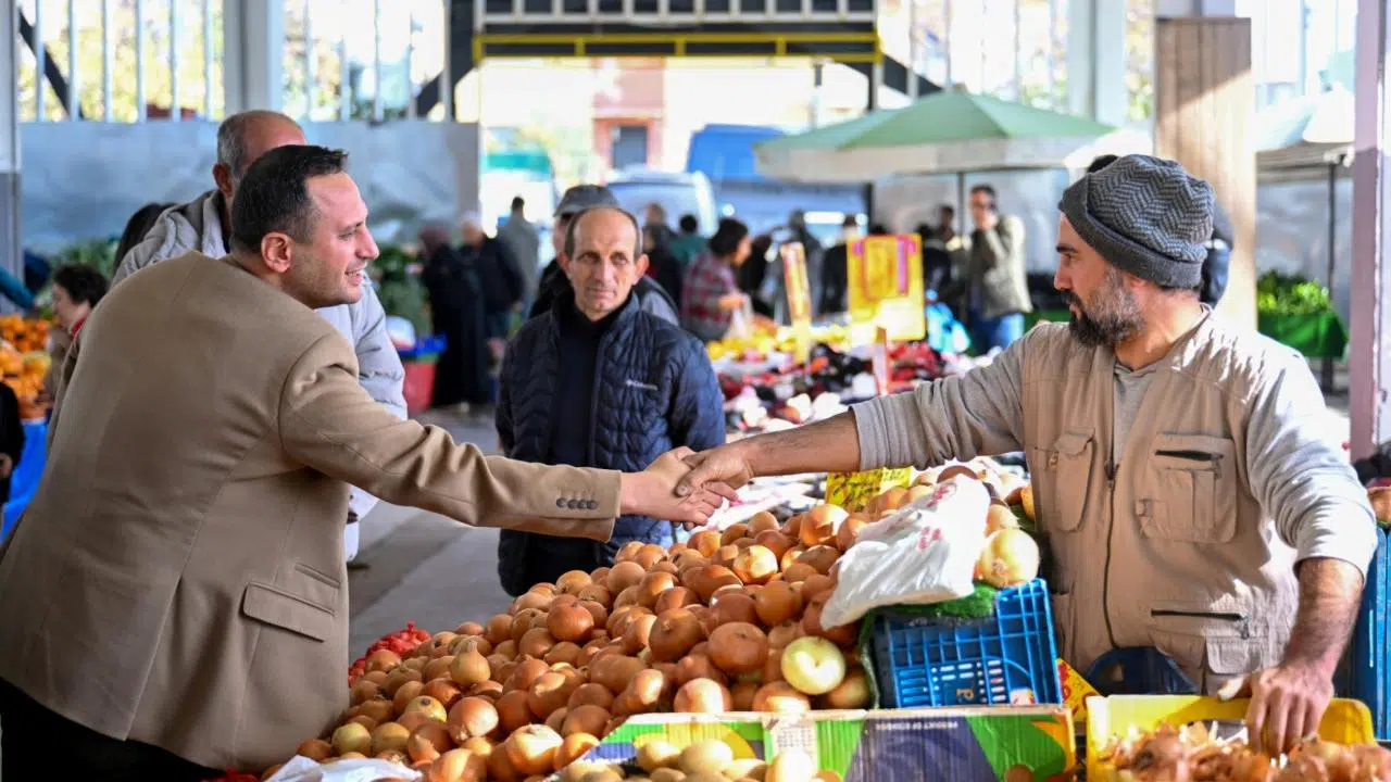 Başkan Eşki’den İnönü Mahallesi Pazaryeri’nde denetim ve esnaf buluşması