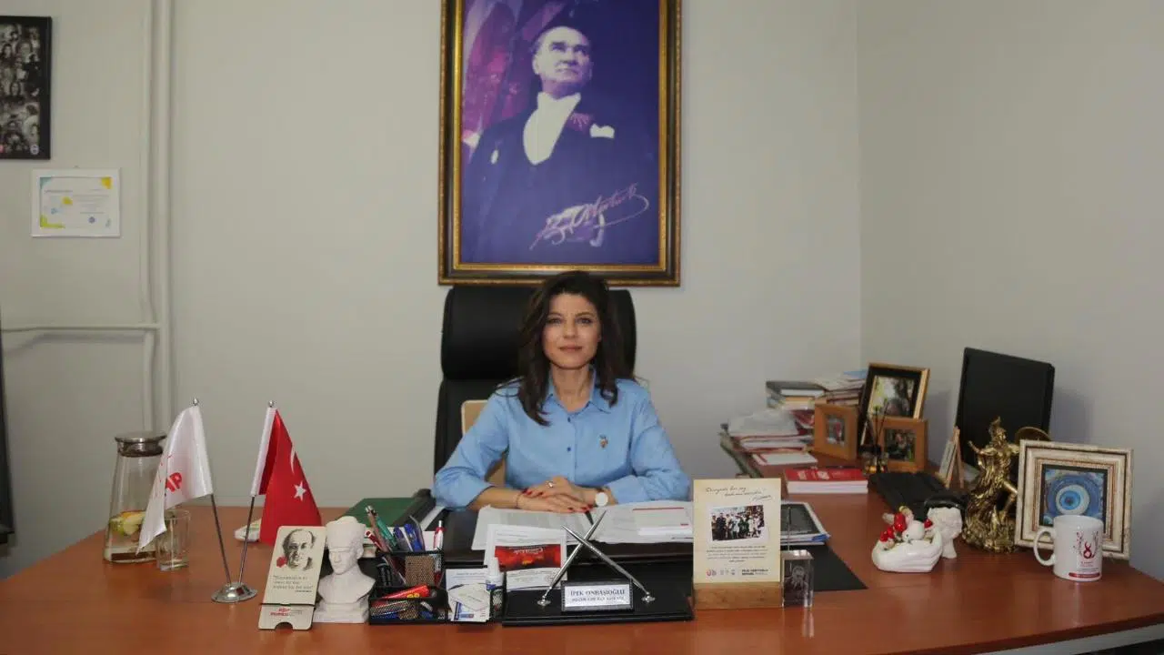 CHP Efes Selçuk İlçe Başkanı Onbaşıoğlu’dan İktidara Sert Tepki: “Halkı kandırmaktan hiç mi utanmıyorsunuz?”