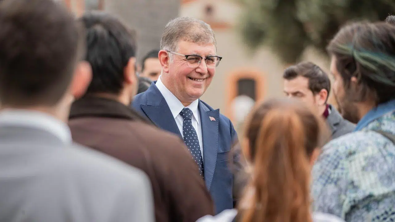 Gençlerin enerjisi İzmir’i dönüştürüyor