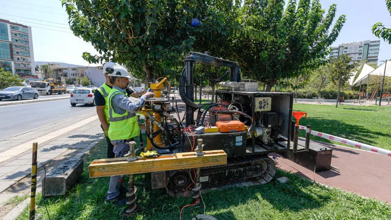 İzmir riskleri öngören, güvenli ve planlı kent modeli ile örnek olacak