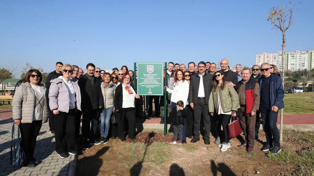 Karşıyaka’da zeytin fidanları toprakla buluştu