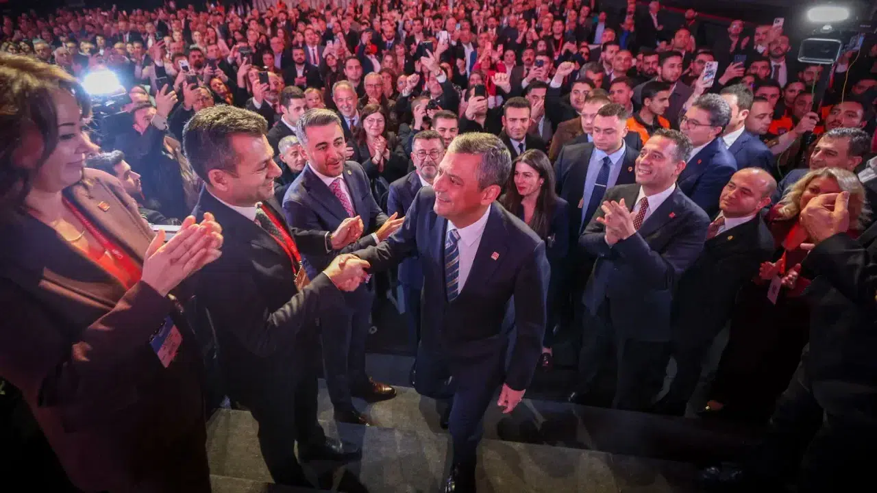 Kurultayda Özgür Özel’in listesi firesiz geçti: İşte CHP'yi seçime götürecek kadro