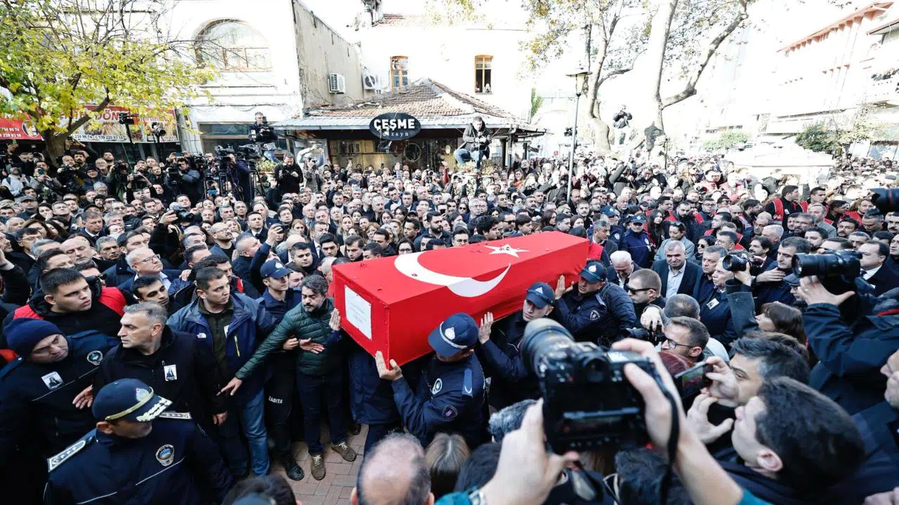 Manisa’nın ilk kadın belediye başkanı Gülşah Durbay son yolculuğuna uğurlanıyor