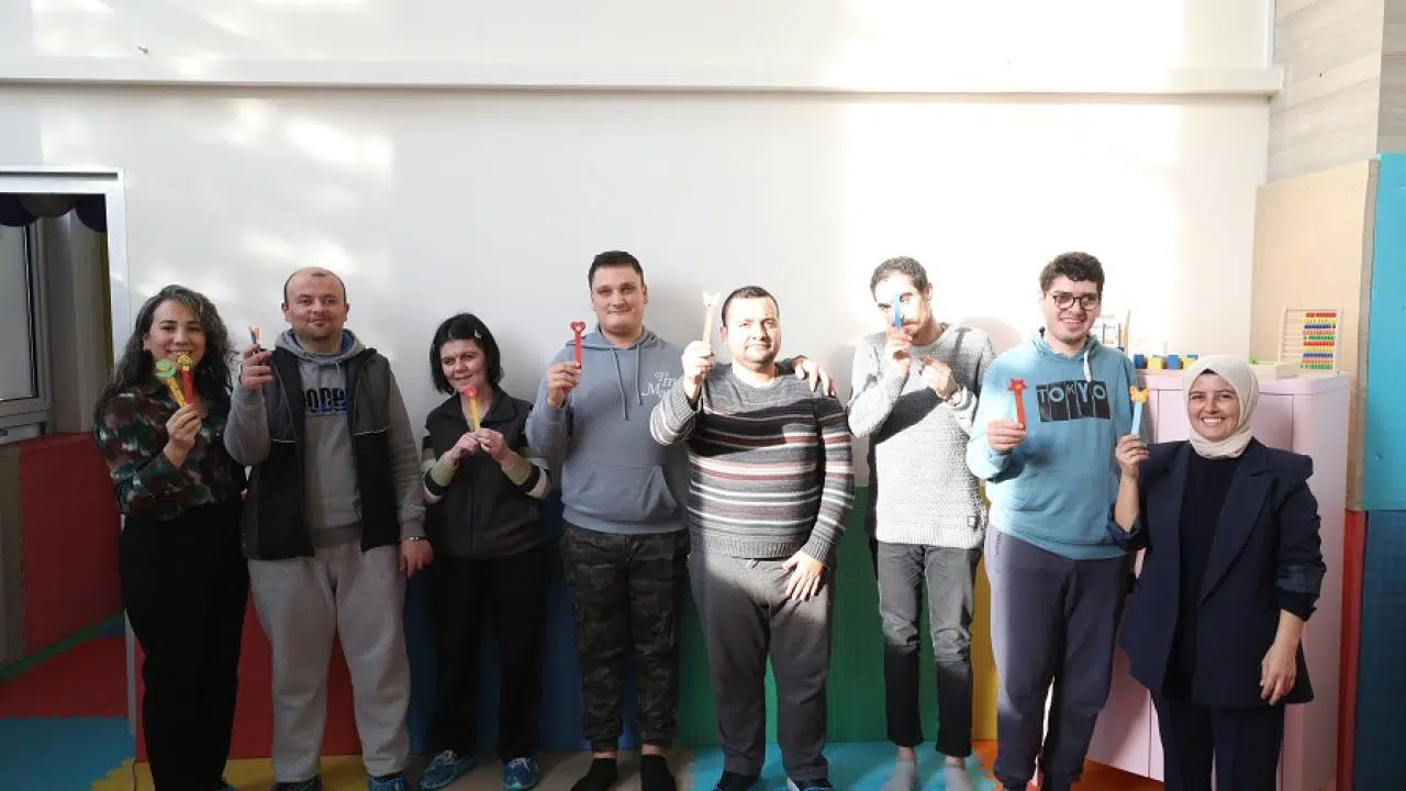 Menderes’in Engelsiz Evi Engelli Bireylere Destek Oluyor