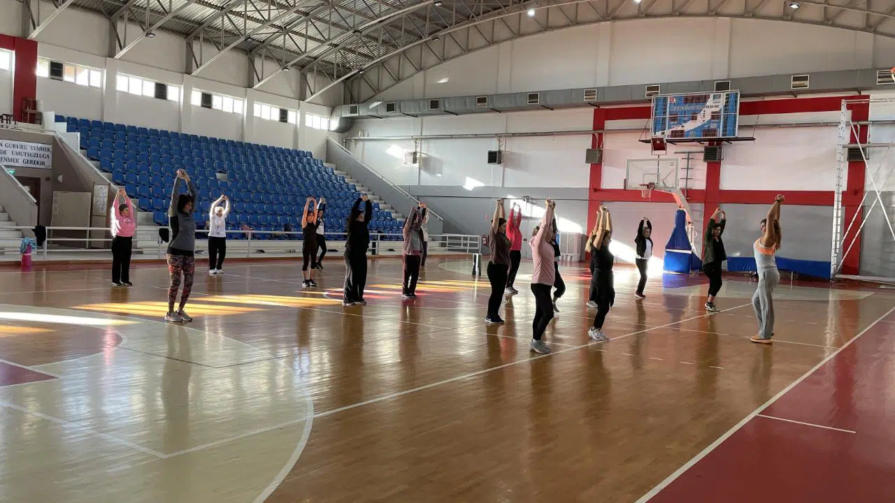 Narlıdere'de kadınlar güne sağlıklı ve enerjik başlıyor