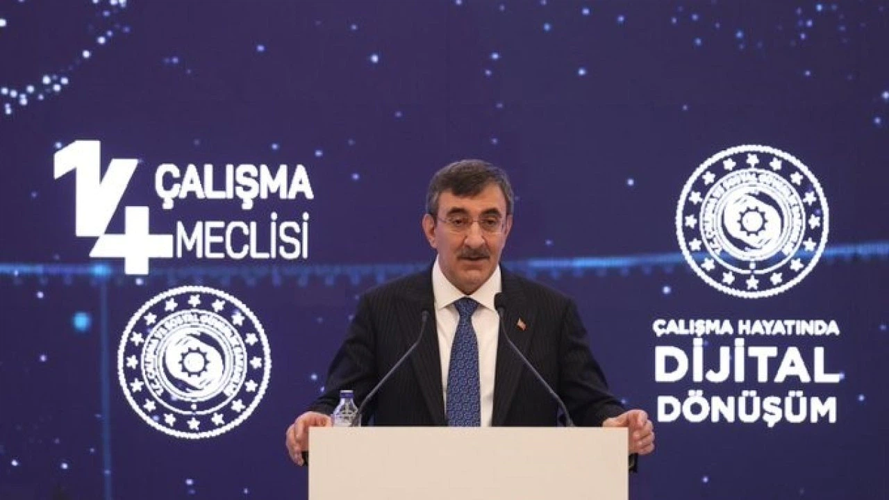 Bakan Işıkhan: "Dijitalleşmeyi daha nitelikli işlerin oluşturulması için büyük bir fırsat olarak görmeliyiz"