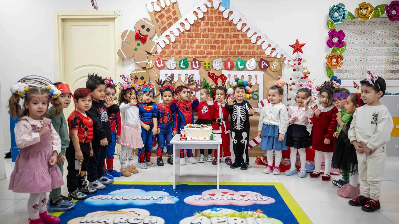 Bornovalı miniklerin Yeni Yıl coşkusu