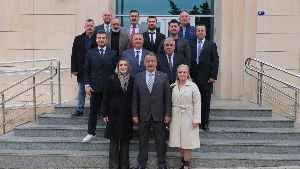 Çeşme Esnaf ve Sanatkarlar Odası Başkanı Osman Köfüncü mazbatasını aldı