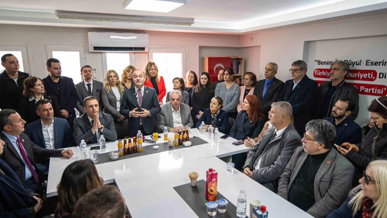 CHP Genel Başkan Yardımcısı Karabat’tan Bornova’ya tam not: “Ekonomik krize karşı çözüm CHP’li belediyelerin sosyal projeleridir”