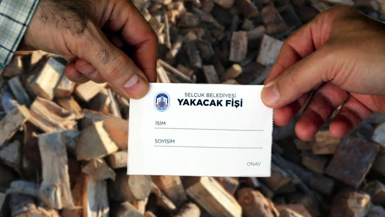 Efes Selçuk Belediyesi’nden sosyal desteğe ihtiyaç duyan ailelere yakacak fişi desteği