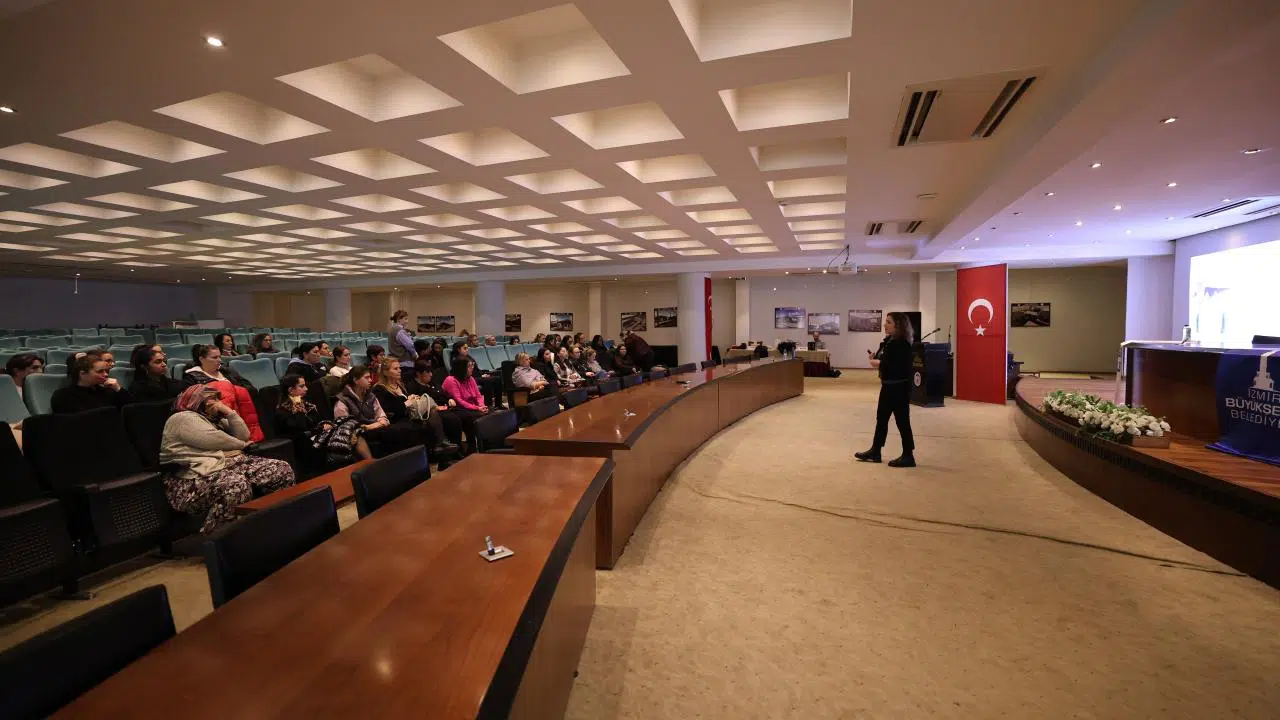 Efes Selçuk'ta Rahim Ağzı kanseri farkındalık etkinliği düzenlendi