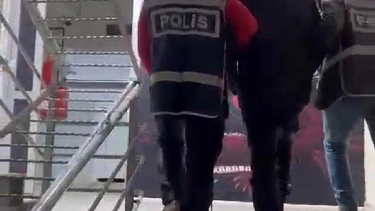 İzmir’de 31 yıl hapisle aranan hükümlü hurda aracın bagajında yakalandı