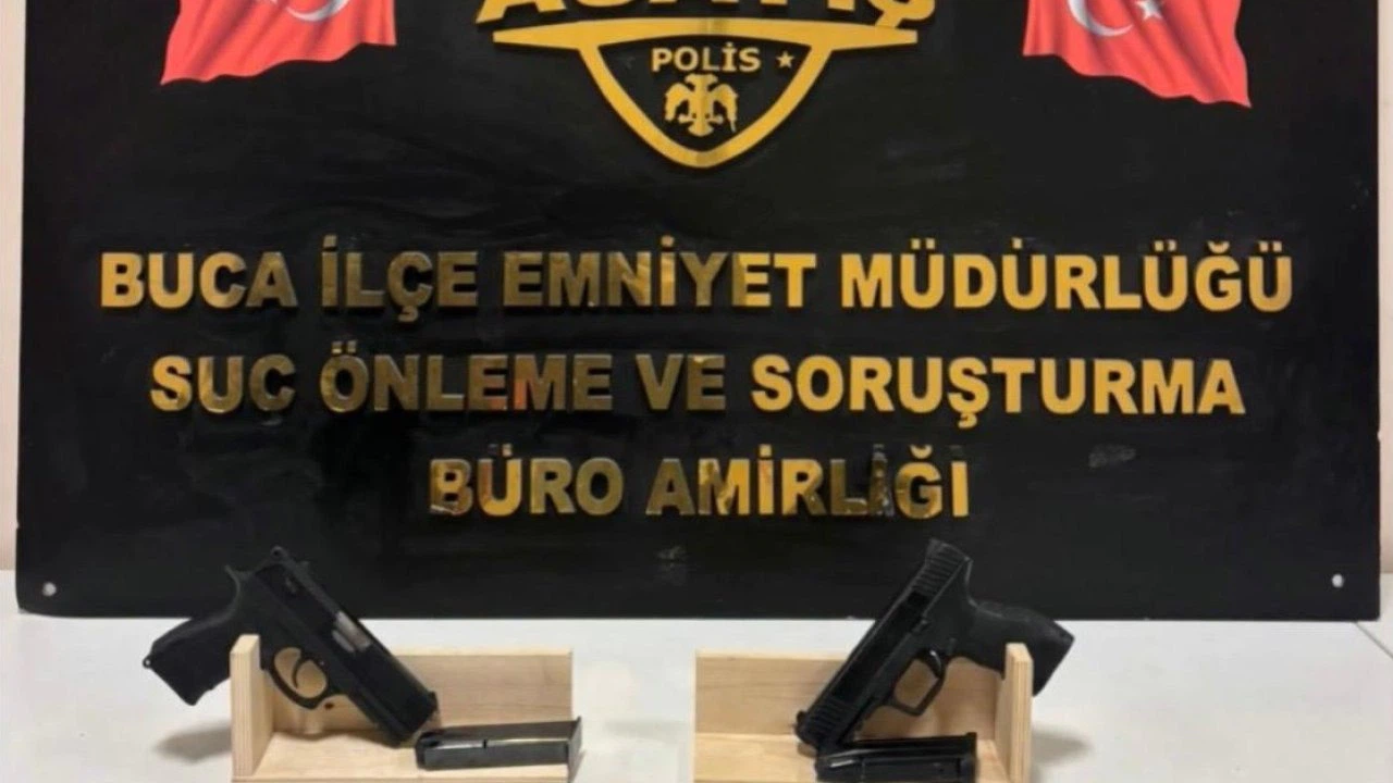 İzmir’de ruhsatsız silah operasyonunda 4 şüpheli yakalandı