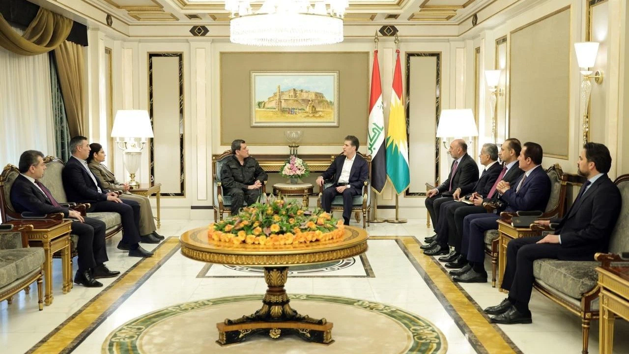 Terör örgütü SDG elebaşı Mazlum Abdi, ABD’li Özel Temsilci Barrack ve IKBY Başkanı Barzani ile görüştü