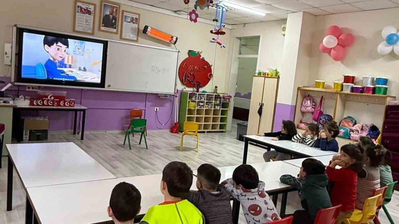 Akçakoca’da minik öğrencilere ağız ve diş sağlığı eğitimi