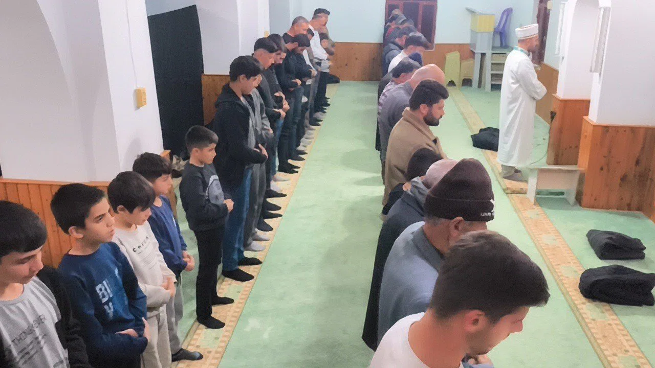 Anamur’da teravih namazı çocuklar için bayrama döndü