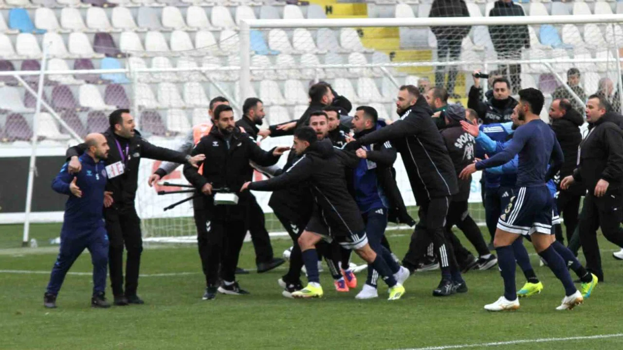 Ankara Keçiörengücü - Erzurumspor FK maçında kavga çıktı