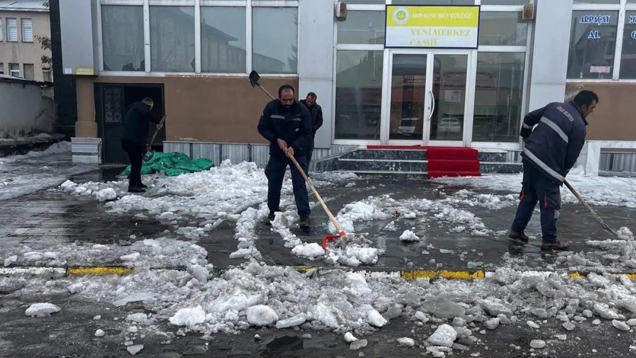 Arpaçay’da Ramazan temizliği