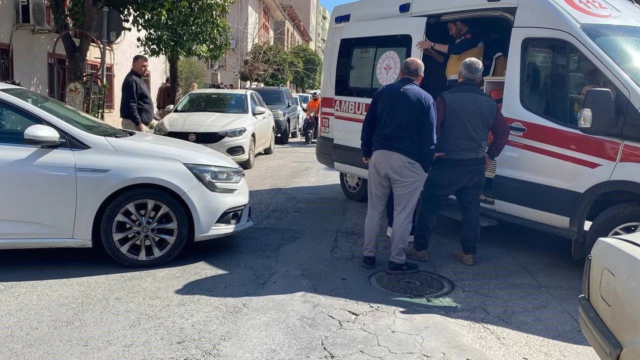 Aynı yerde 15 dakika ara ile kaza oldu, vatandaşlar duruma tepki gösterdi
